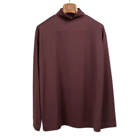 Turtleneck tee in burgundy Suvin cotton